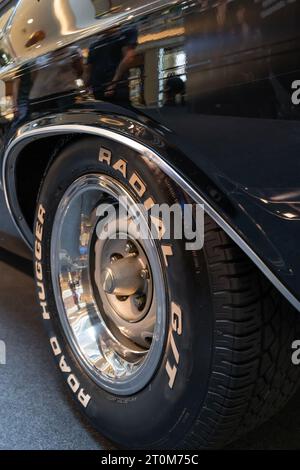 Petaling Jaya - Malesia : ottobre 6,2023 : Dodge Challenger RT car di Fast X, conosciuto anche come Fast Furious 10 Movie in mostra nella Mid Valley Foto Stock