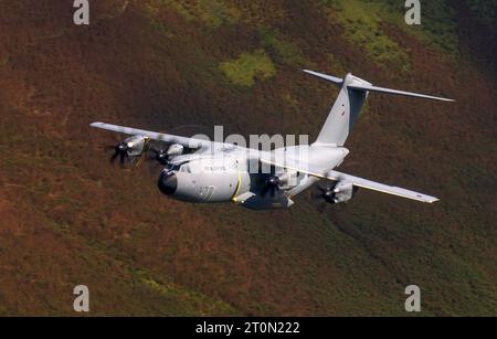RAF Atlas C.1 (A400M) navigazione nel LFA7 in Galles su un sistema di formazione di basso livello Foto Stock