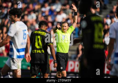 Zwolle, Paesi Bassi. 8 ottobre 2023. Zwolle - l'arbitro Sander van der Eijk durante la partita di Eredivisie tra PEC Zwolle e Feyenoord al MAC3Park Stadion l'8 ottobre 2023 a Zwolle, nei Paesi Bassi. Credito: Immagini da Box a Box/Alamy Live News Foto Stock