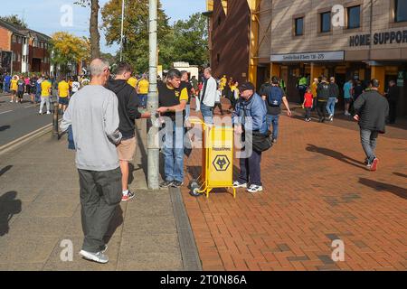 Wolverhampton, Regno Unito. 8 ottobre 2023. Un programma di match day in vista della partita di Premier League Wolverhampton Wanderers vs Aston Villa a Molineux, Wolverhampton, Regno Unito, 8 ottobre 2023 (foto di Gareth Evans/News Images) a Wolverhampton, Regno Unito il 10/8/2023. (Foto di Gareth Evans/News Images/Sipa USA) credito: SIPA USA/Alamy Live News Foto Stock