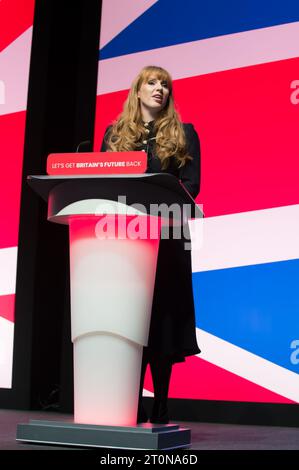 Liverpool, Regno Unito. 8 ottobre 2023. Angela Rayner Vice partito laburista tiene il suo discorso il giorno di apertura della conferenza del partito laburista a Liverpool. (Terry Scott/SPP) credito: SPP Sport Press Photo. /Alamy Live News Foto Stock