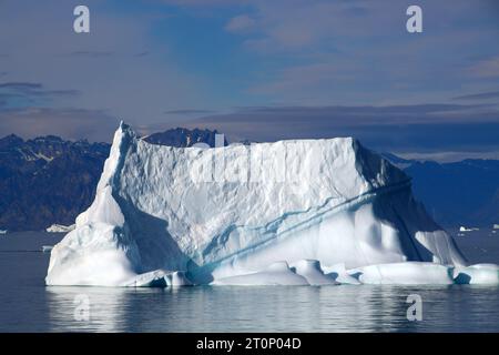 Groenlandia, iceberg in Uummannaq Fjord il grande sistema di fiordi nella parte settentrionale della Groenlandia occidentale Foto Stock