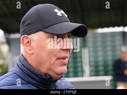 L'allenatore, Martin Hassett viene intervistato dopo Magic Charm, ha vinto l'Ornella Underwriting Ltd equine and Bloodstock Insurance Apprentice handicap durante il primo giorno del Festival d'autunno all'ippodromo di Curragh nella contea di Kildare, Irlanda. Data immagine: Sabato 23 settembre 2023. Foto Stock