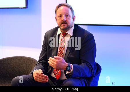 Londra, Regno Unito. 8 ottobre 2023. Toby Perkins MP parla all'evento marginale "The Rail Interview", durante la Conferenza del Partito Laburista a Liverpool. Il credito fotografico dovrebbe essere: Matt Crossick/Empics/Alamy Live News Foto Stock