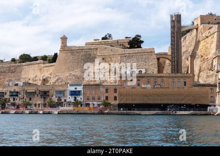 La Valletta, Malta, 1 maggio 2023, l'ascensore panoramico Barraka è alto 58 metri e può trasportare 21 persone alla volta. Foto Stock