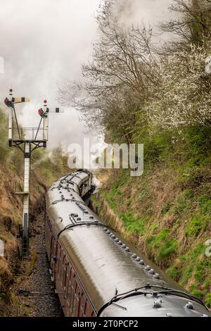 GWR 'Castle' 4-6-0 No. 4079 'Pendennis Castle' parte da Arley sulla Severn Valley Railway Foto Stock