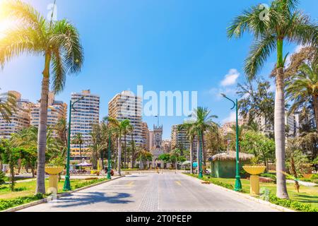 Moderno quartiere di Alessandria, edifici nel Parco di Montazah, Egitto Foto Stock