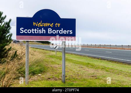 Benvenuto a Scottish Borders County road sign in Scozia/Inghilterra confine sull'A1 Foto Stock