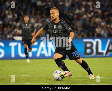 Napoli, Campania, Italia. 8 ottobre 2023. Durante la partita di serie A italiana SSC Napoli vs FC Fiorentina l'8 ottobre 2024 allo stadio Diego Armando Maradona di Napoli.nella foto: Stanislav Lobotka di SSC Napoli (Credit Image: © Fabio Sasso/ZUMA Press Wire) SOLO USO EDITORIALE! Non per USO commerciale! Crediti: ZUMA Press, Inc./Alamy Live News Foto Stock