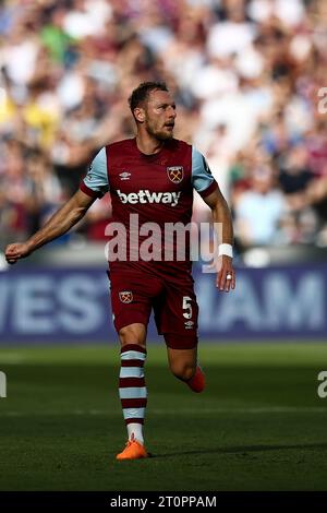 Londra, Regno Unito. 8 ottobre 2023. Vladimir Coufal del West Ham United durante la partita di Premier League tra il West Ham United e il Newcastle United al London Stadium di Stratford domenica 8 ottobre 2023. (Foto: Tom West | mi News) crediti: MI News & Sport /Alamy Live News Foto Stock