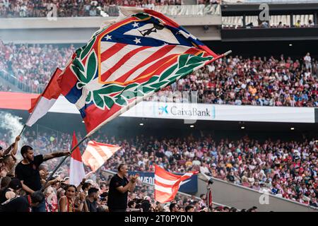 Madrid, Spagna. 8 ottobre 2023. I giocatori dell'Atletico de Madrid festeggiano durante la partita LaLiga EA Sports tra l'Atletico Madrid e il Real Sociedad allo stadio Civitas Metropolitano. Punteggio finale: Atletico de Madrid 2: 1 Real Sociedad. Credito: SOPA Images Limited/Alamy Live News Foto Stock