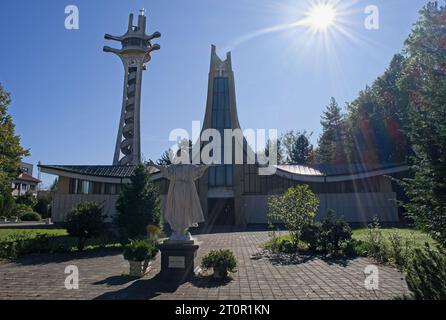 Banja Luka, Bosnia ed Erzegovina - 7 ottobre 2023: Cattedrale di San Bonaventura. Una passeggiata nel centro della città di Banja Luka, nella Repubblica di Bosnia Srpska Foto Stock