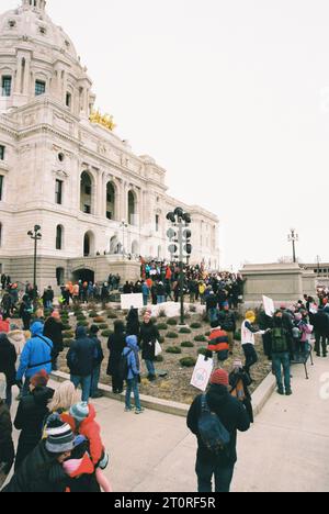 Serie di immagini scattate durante una protesta per il controllo delle armi a St Paul, Minnesota Foto Stock