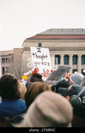 Serie di immagini scattate durante una protesta per il controllo delle armi a St Paul, Minnesota Foto Stock