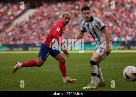 Madrid, spagnolo. 8 ottobre 2023. Madrid Spagna; 08.10.2023.- Anoine Griezmann Atletico de Madrid vs Real Sociedad, partita di calcio spagnola giorno 9 tenutasi allo stadio Cívitas Metropolitano culminando con un punteggio di 2-1 a favore dell'Atletico con gol segnati da Samuel Lino 22' e Antoine Griezmann 89' da un rigore. E per Real Sociedad, gol segnato da Mikel Oyarzabal 73' crediti: Juan Carlos Rojas/ Picture Alliance/dpa/Alamy Live News Foto Stock