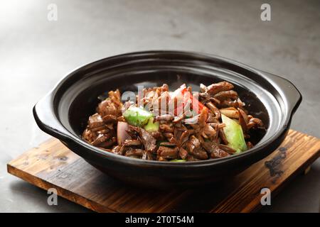 Saltati（saltati in padella fritti di）anatra, gizzard, cucina cinese Foto Stock