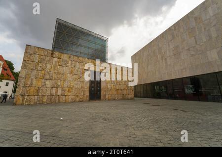 Monaco, Germania, UE - 13 settembre 2023. Esterno del Museo Ebraico di Monaco, il Museo Jüdisches, situato nella piazza San Jacobs, nella città vecchia Foto Stock