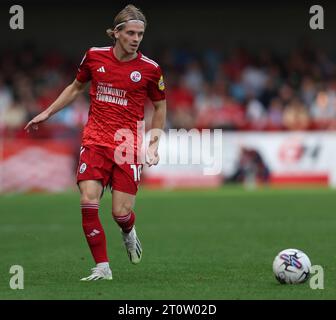 Ronan Darcy di Crawley Town durante la partita della EFL League Two tra Crawley Town e Wrexham al Broadfield Stadium di Crawley. 7 ottobre 2023 Foto Stock