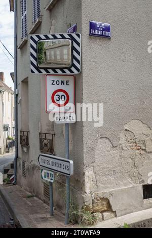 Città di mercato di la Chatre nel sud-est del dipartimento di Indre, Francia Foto Stock