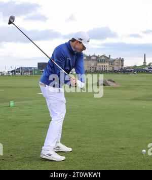 Matt Fitzpatrick inizia il diciottesimo giorno durante il quinto giorno dell'Alfred Dunhill Links Championship 2023 a St Andrews. Data immagine: Lunedì 9 ottobre 2023. Foto Stock