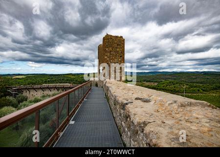 Monteriggioni Toscana Italia settembre 2023 Monteriggioni è un comune italiano della provincia di Siena. Confina con i comuni Foto Stock