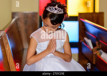 Prima Comunione cattolica in Chiesa, Toronto, Canada Foto Stock