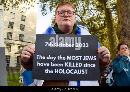 Londra, Regno Unito. 9 ottobre 2023. I manifestanti si riunirono fuori Downing Street a sostegno di Israele quando scoppiò una guerra in seguito all'attacco di Hamas contro Israele. Credito: Vuk Valcic/Alamy Live News Foto Stock