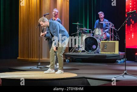 20231009 27. Bruno-Gala WIEN, OESTERREICH - 09. OKTOBER: Musiker JOSH waehrend der Preisverleihung anlaesslich der 27. Bruno Gala, Das Fest Der SpielerInnen, praesentiert von spusu Sport GmbH und VDF Die Vereinigung der Fussballer im Globe Wien in der Marx-Halle AM 09. Oktober 2023 a Wien, Oesterreich. 231009 SEPA 17 021 Copyright: XIsabellexOuvrardx SEPAxMedia Credit: Imago/Alamy Live News Foto Stock