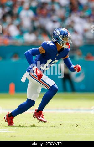 Il wide receiver dei New York Giants Jalin Hyatt (13) corre una gara di stagione regolare contro i Miami Dolphins, domenica 8 ottobre 2023, all'Hard Foto Stock
