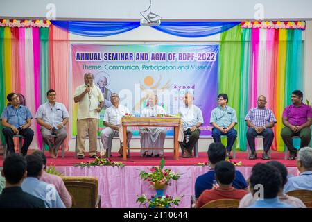 La fraternità sacerdotale diocesana del Bangladesh tiene un incontro generale annuale sulla Sodalità presso il Seminario maggiore dello Spirito Santo a Dacca dal 25 al 27 luglio. Foto Stock