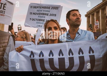 Olivier Donnars/le Pictorium - marcia di solidarietà con, Israele. 9 ottobre 2023. Francia/Parigi - marcia di solidarietà con Israele e Israele, convocata dal Conseil representatif des Institutions juives de France (Crif), a seguito degli attentati terroristici di Hamas del 7 ottobre 2023. Crediti: LE PICTORIUM/Alamy Live News Foto Stock