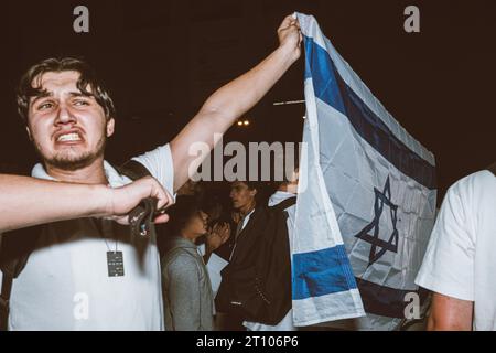 Olivier Donnars/le Pictorium - marcia di solidarietà con, Israele. 9 ottobre 2023. Francia/Parigi - marcia di solidarietà con Israele e Israele, convocata dal Conseil representatif des Institutions juives de France (Crif), a seguito degli attentati terroristici di Hamas del 7 ottobre 2023. Crediti: LE PICTORIUM/Alamy Live News Foto Stock