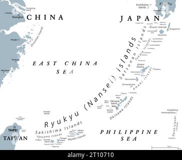 Isole Ryukyu, o Isole Nansei, mappa politica grigia. Ryukyu Arc, una catena di isole giapponesi per lo più vulcaniche che si estende da Kyushu all'isola di Yonaguni. Foto Stock