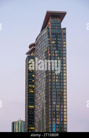 Edificio del centro di Doha, Doha, Qatar Foto Stock