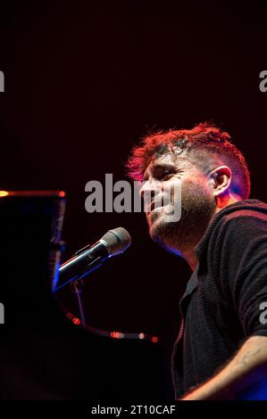 Fotografías del concierto de Pablo López en el marco de las Fiestas del Pilar 2023 de Saragozza, en el recinto Espacio Zity. Foto Stock