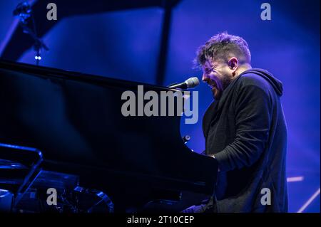 Fotografías del concierto de Pablo López en el marco de las Fiestas del Pilar 2023 de Saragozza, en el recinto Espacio Zity. Foto Stock