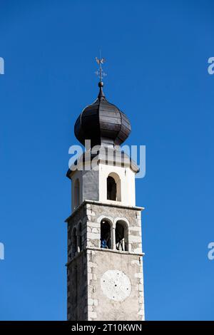 Italia Trentino Pieve Tesino - Collina di San Sebastiano - Chiesa di San Sebastiano e San Fabiano (1479) - Campanile Foto Stock