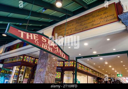 Dettaglio dell'insegna vittoriana per lo shopping, The Strand, in Pitt Street nel centro di Sydney, Australia Foto Stock