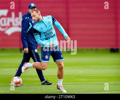 Helsingoer, Danimarca. 10 ottobre 2023. Denmarks Christian Eriksen durante la sessione di allenamento delle squadre nazionali a Helsingoer, Danimarca, martedì 10 ottobre 2023. La Danimarca giocherà in casa il Kasakhstan e in trasferta a San Marino nelle qualificazioni al girone H di UEFA Euro 2024 credito: Ritzau/Alamy Live News Foto Stock