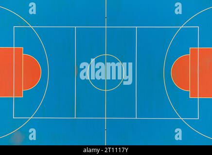 Vista aerea del campo di pallacanestro multicolore e luminoso Foto Stock