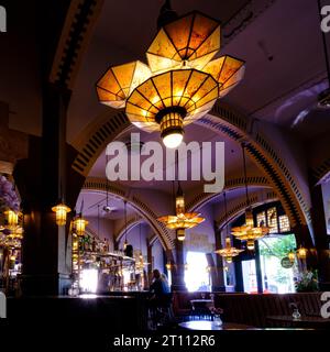 L'interno del Cafe American di Amsterdam. All'interno dell'Hard Rock Hotel. Fotografato il 12 agosto 2023 . Foto Stock