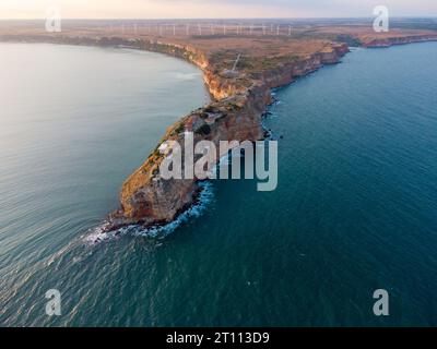 Vista aerea dall'alto di Capo Kaliakra sulla riva del Mar Nero in Bulgaria Foto Stock