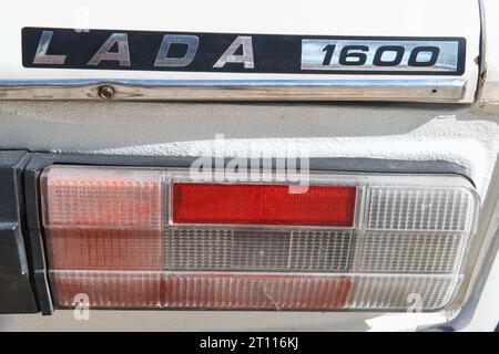 Cienfuegos, Cuba - 11 agosto 2023: Primo piano di un'auto Lada a Cinfuegos a Cuba Foto Stock