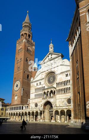 Cattedrale di Santa Maria Assunta, alias Cremona Cathedral facade a Cremona, Lombardia, Italia, Europa Foto Stock