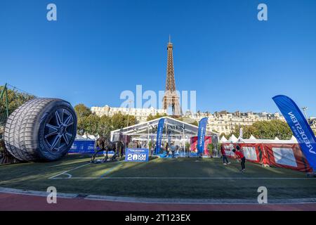 C) Denis TRASFI / MAXPPP - à Paris le 06-10-2023 VREDESTEIN les 20km de Paris - Foto Stock