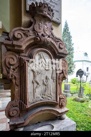 Portici di cripte, banchi di tombe nel portico del cimitero di Sebastian, Chiesa di S.. Peter, Salisburgo, Austria Foto Stock