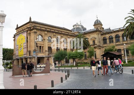 San Sebastián, Spagna - 1 settembre 2023 - Municipio di San Sebastián, sul lungomare della città. Foto di alta qualità Foto Stock