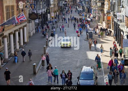 Auto di pattuglia della polizia del Cheshire in centro Foto Stock