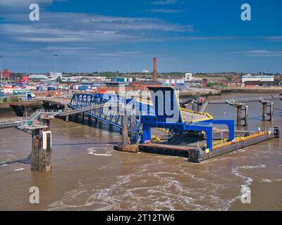 Le infrastrutture di carico a due livelli per i traghetti Stena Line per Belfast a Birkenhead sul fiume Mersey. Foto Stock