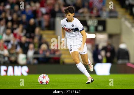 ELISA De Almeida #5 di Paris Saint-Germain durante la partita di UEFA Women's Champions League 1st Leg Match tra Manchester United e Paris St Germain al Leigh Sports Stadium di Leigh martedì 10 ottobre 2023. (Foto: Mike Morese | mi News) crediti: MI News & Sport /Alamy Live News Foto Stock